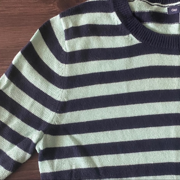 Gap Striped Sweater - Picture 4 of 4
